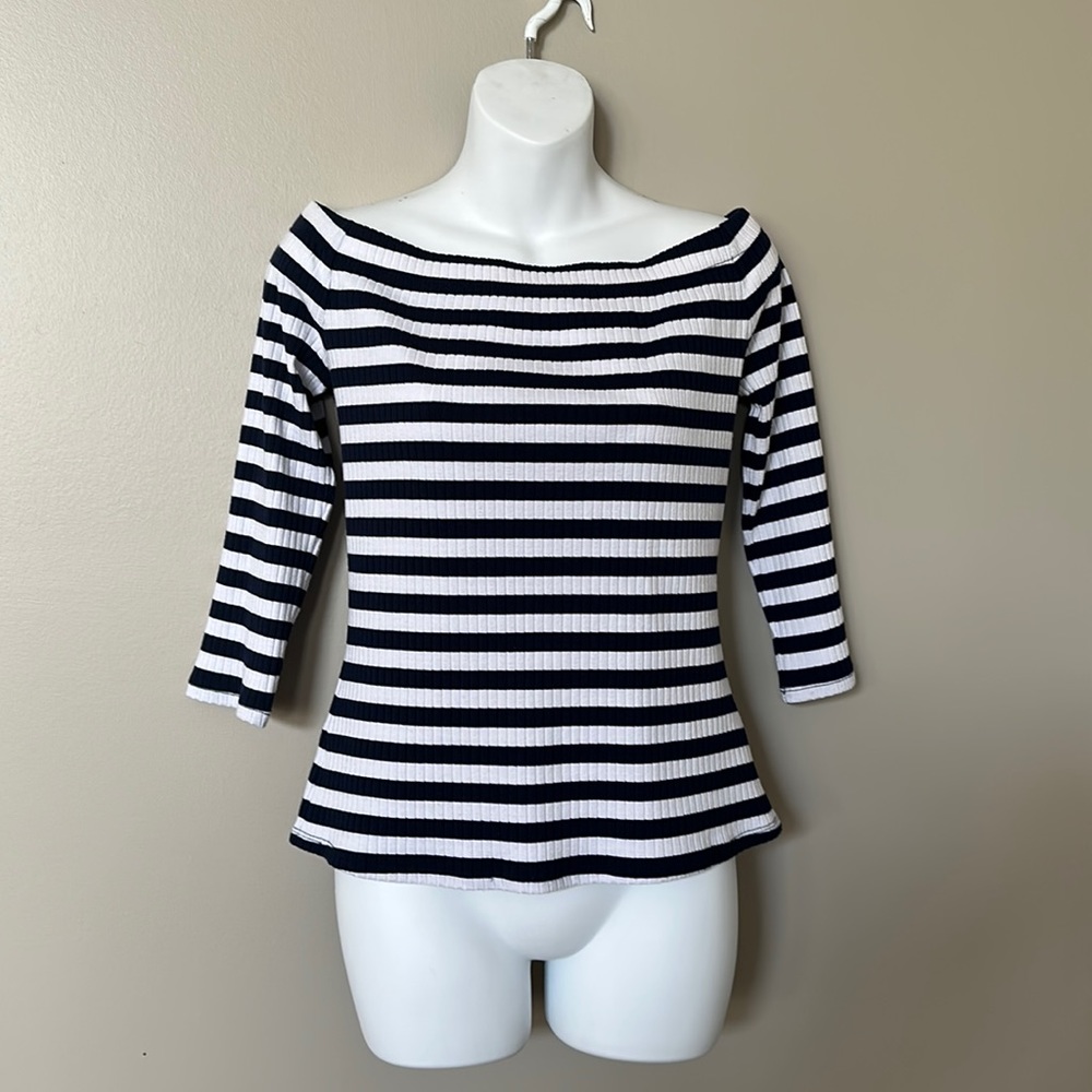 Guess top